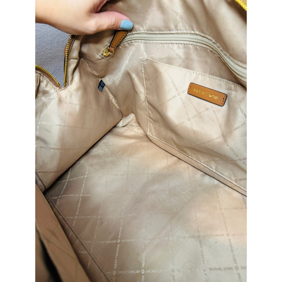 Michael Kors Jet Set Signature Duffle Bag - Monogram MK Logo - Picture 12 of 12